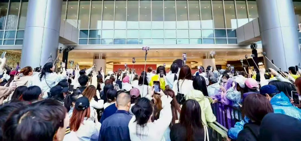 璀璨连场 武商MALL掀起“星”浪潮